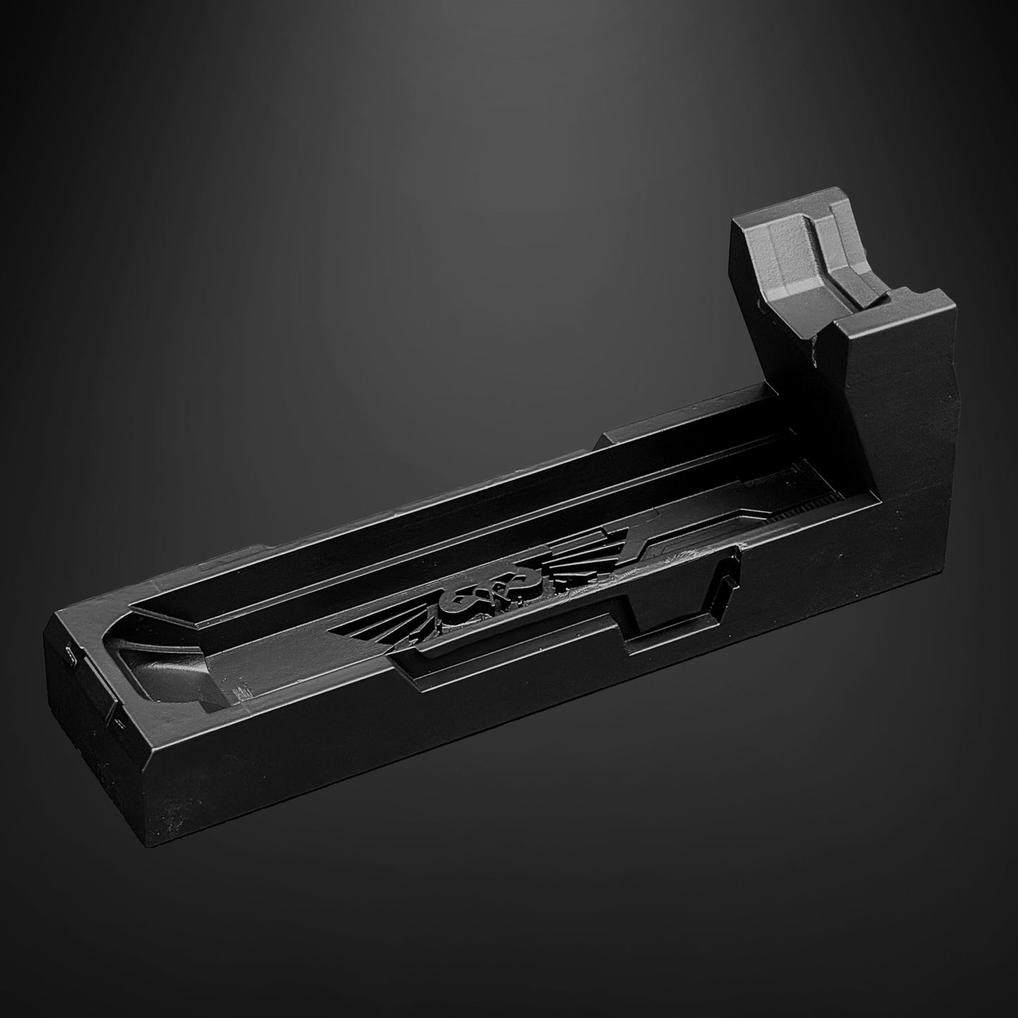 WH40K: Bolt Pistol Desktop Mount