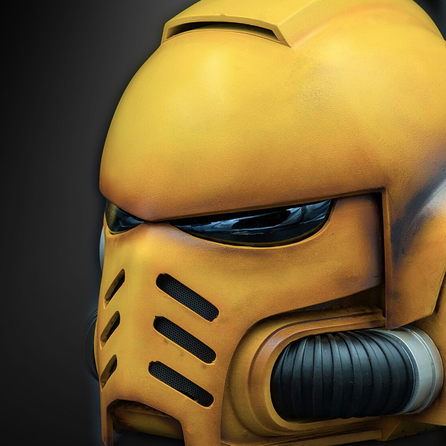 WH40K: Imperial Fists Helmet - Prop or Cosplay
