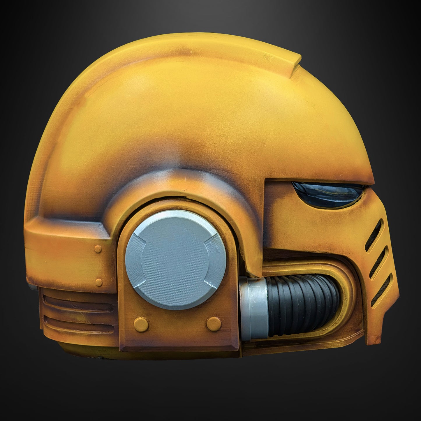 WH40K: Imperial Fists Helmet - Prop or Cosplay