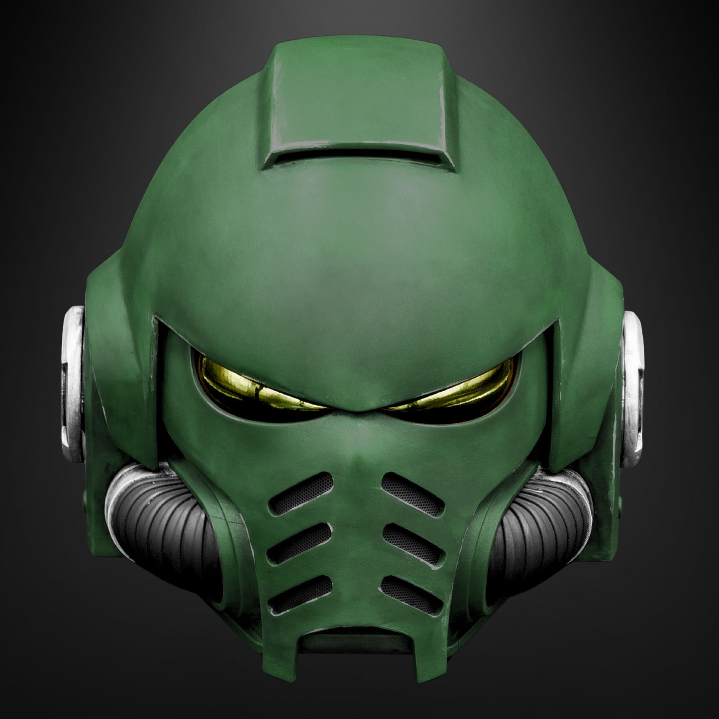 خوذة Warhammer Space Marine 2: Salamanders - دعامة أو تنكرية