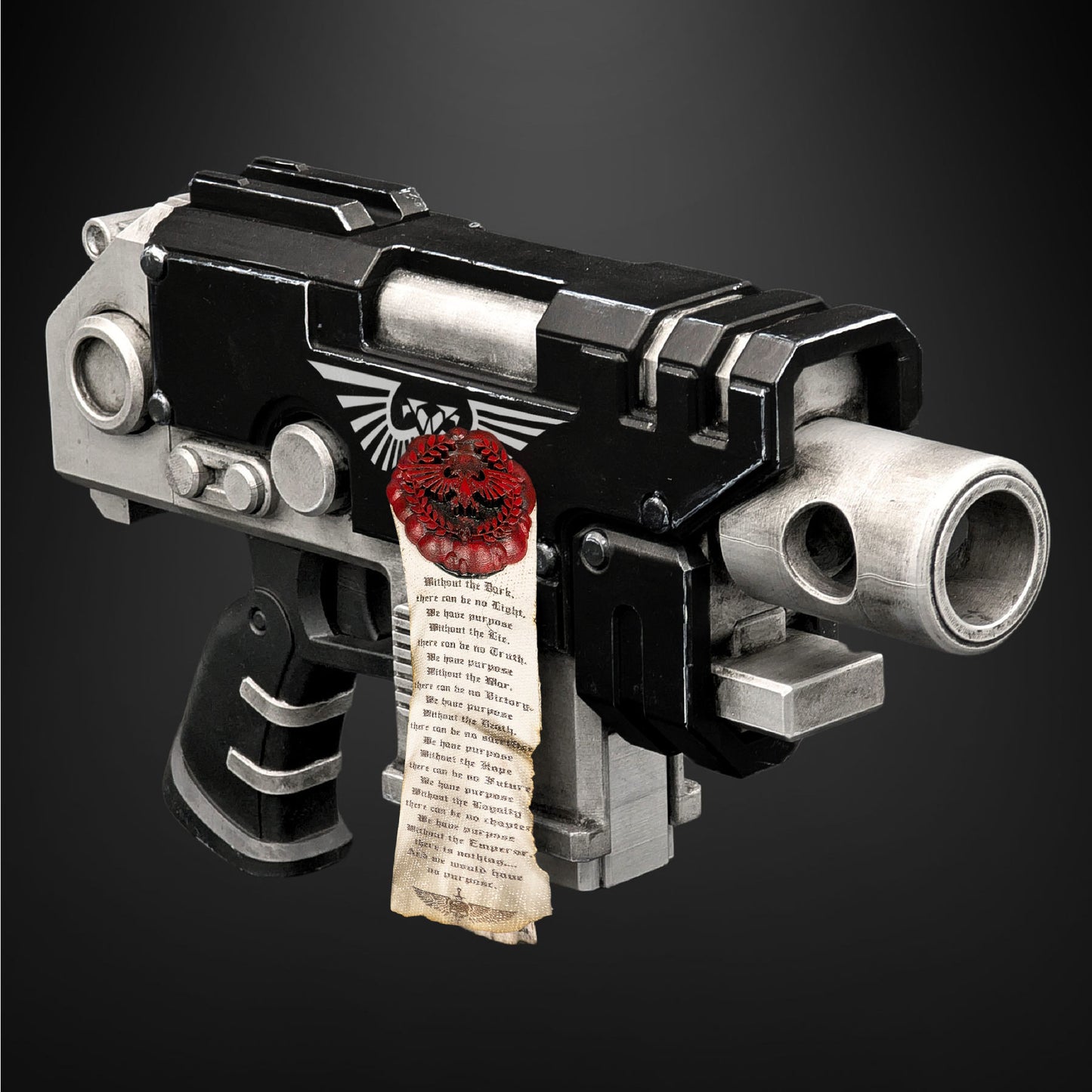 Warhammer Space Marine 2: Bolt Pistol Master-Crafted - Prop أو Cosplay