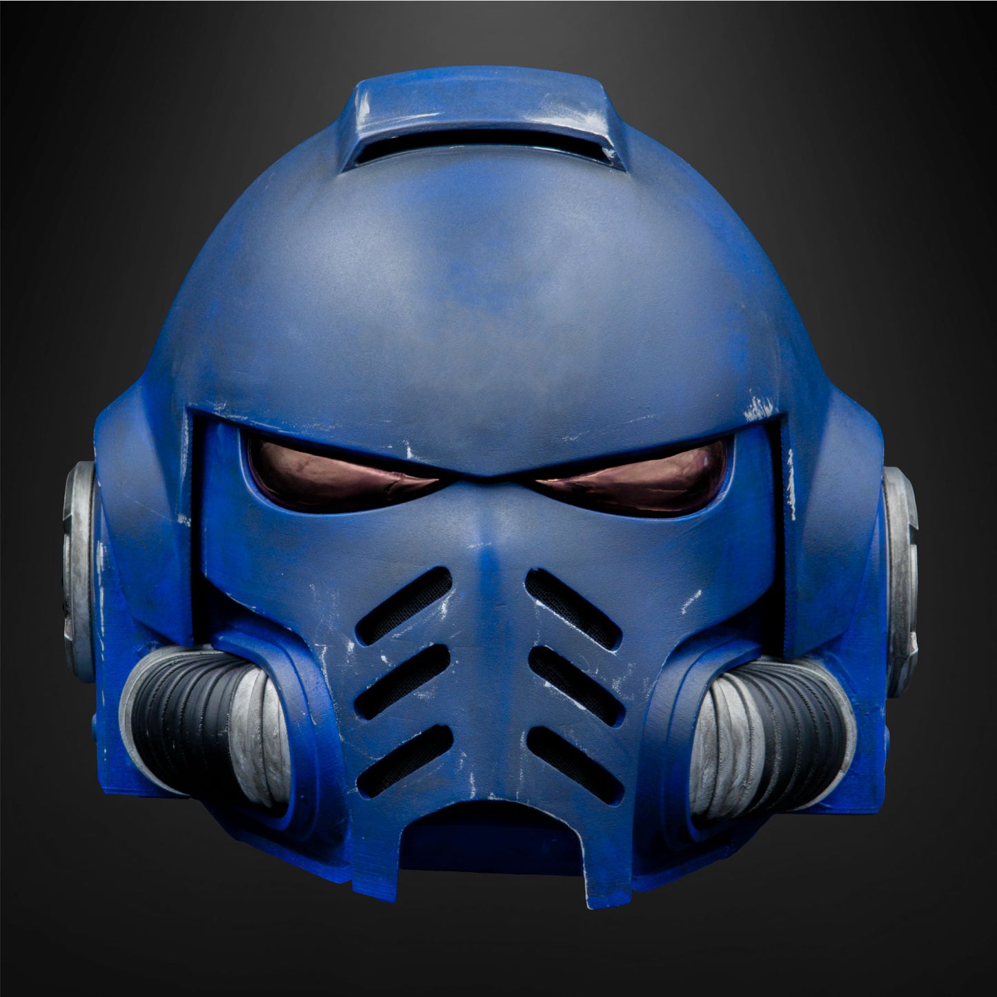 خوذة Warhammer Space Marine 2: Ultramarine - دعامة أو زي تنكري